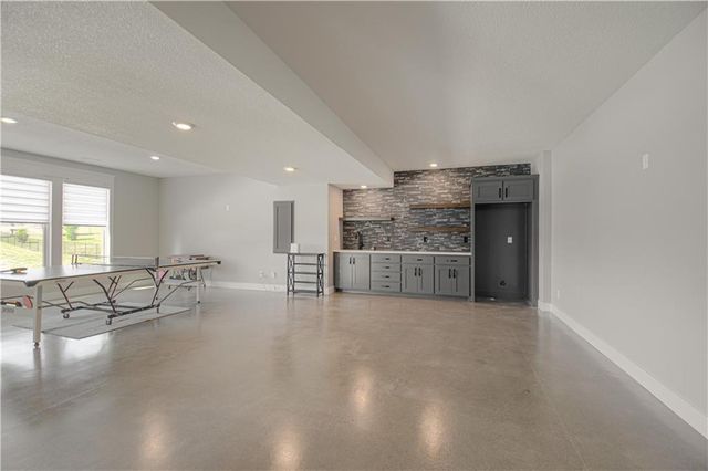 13504 Oakridge Drive, Kearney, MO 64060