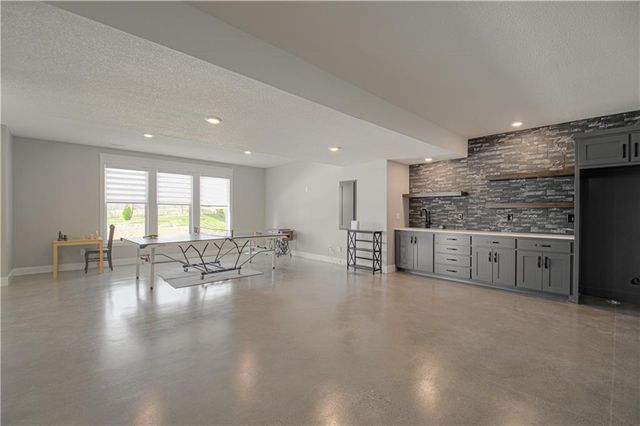 13504 Oakridge Drive, Kearney, MO 64060