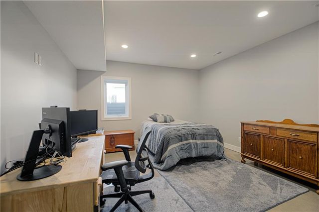 13504 Oakridge Drive, Kearney, MO 64060