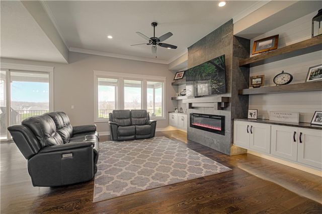 13504 Oakridge Drive, Kearney, MO 64060