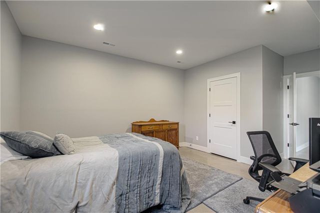 13504 Oakridge Drive, Kearney, MO 64060