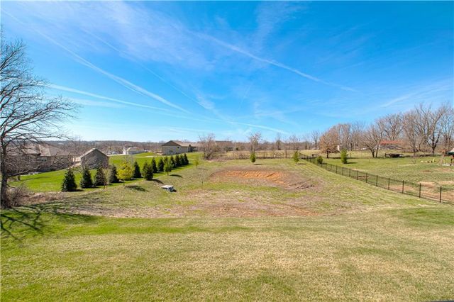 13504 Oakridge Drive, Kearney, MO 64060