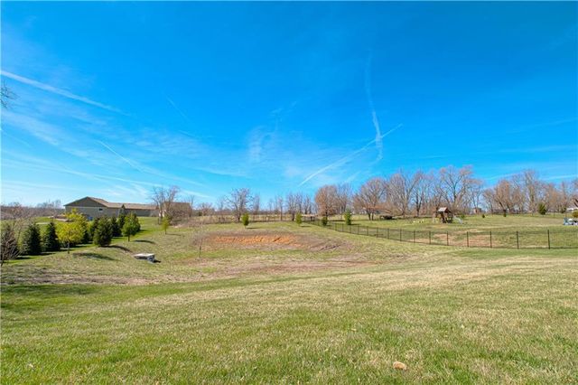 13504 Oakridge Drive, Kearney, MO 64060