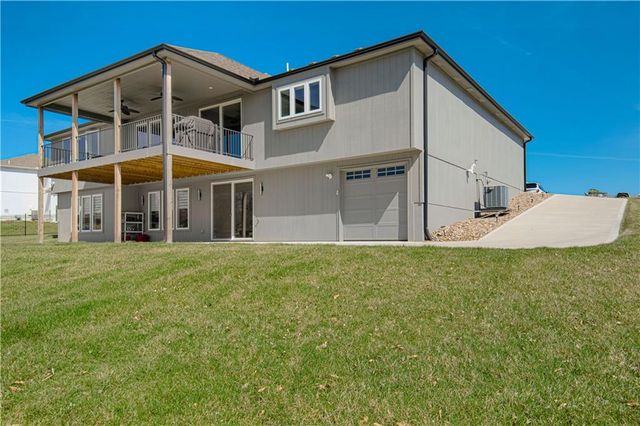 13504 Oakridge Drive, Kearney, MO 64060