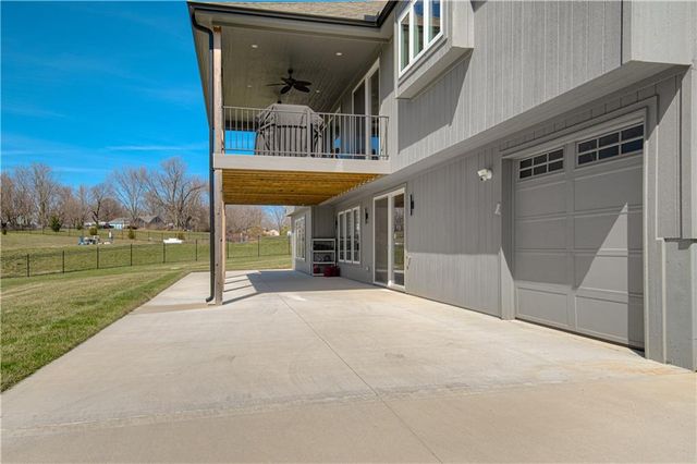 13504 Oakridge Drive, Kearney, MO 64060