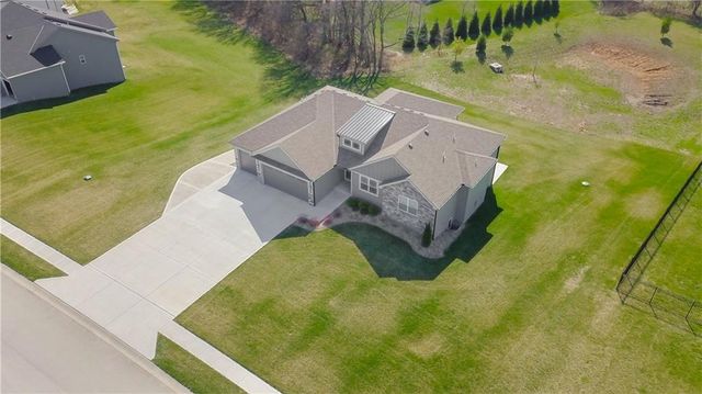 13504 Oakridge Drive, Kearney, MO 64060