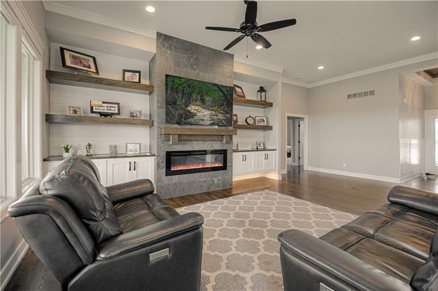 13504 Oakridge Drive, Kearney, MO 64060