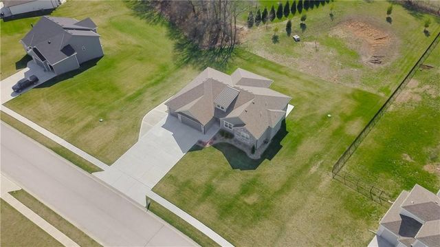 13504 Oakridge Drive, Kearney, MO 64060