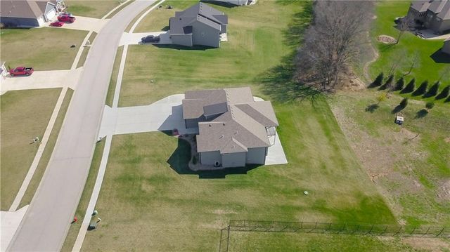 13504 Oakridge Drive, Kearney, MO 64060