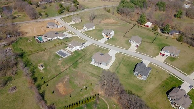 13504 Oakridge Drive, Kearney, MO 64060