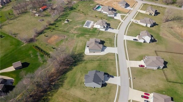 13504 Oakridge Drive, Kearney, MO 64060