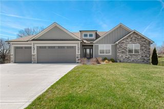 13504 Oakridge Drive, Kearney, MO 64060