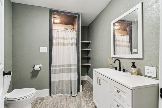 290 Highland Drive NW, Cedar Rapids, IA 52405