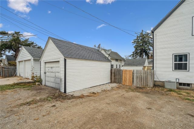 290 Highland Drive NW, Cedar Rapids, IA 52405