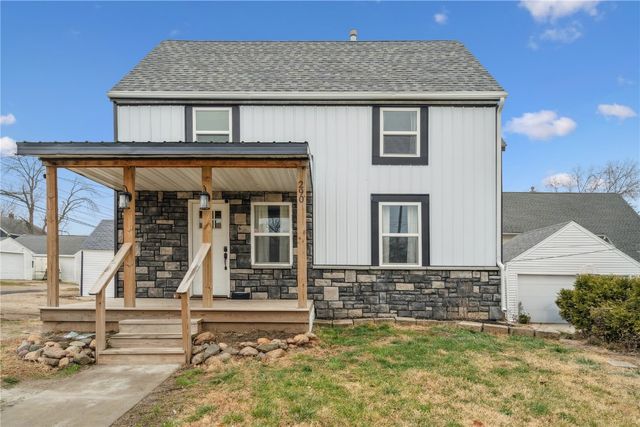 290 Highland Drive NW, Cedar Rapids, IA 52405