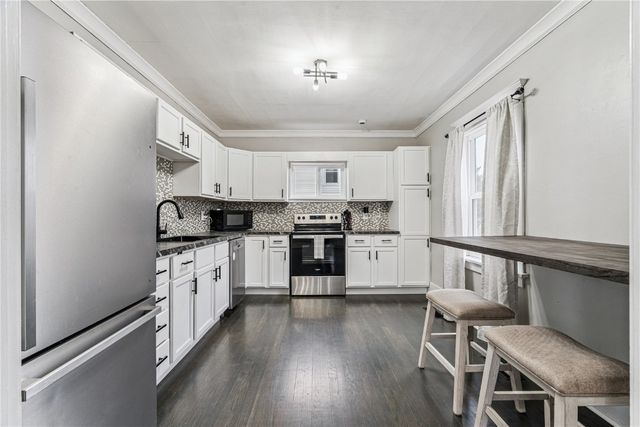 290 Highland Drive NW, Cedar Rapids, IA 52405