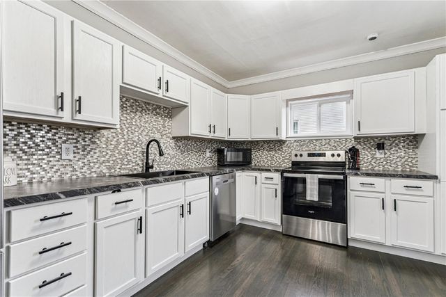 290 Highland Drive NW, Cedar Rapids, IA 52405