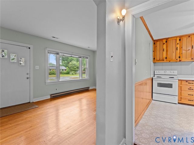 8470 Dell Ray Dr, Mechanicsville, VA 23116