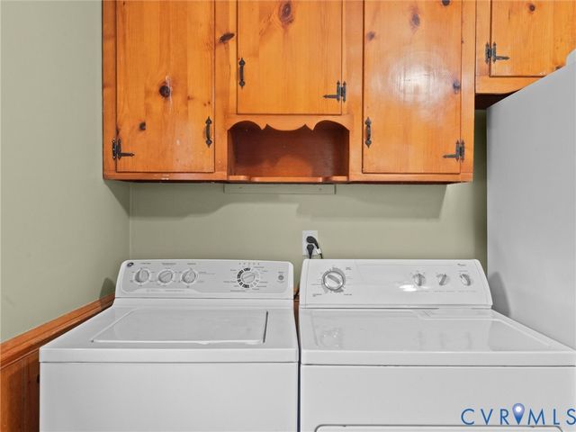 8470 Dell Ray Dr, Mechanicsville, VA 23116