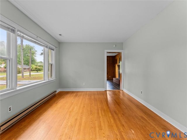 8470 Dell Ray Dr, Mechanicsville, VA 23116