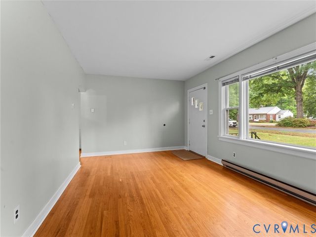 8470 Dell Ray Dr, Mechanicsville, VA 23116