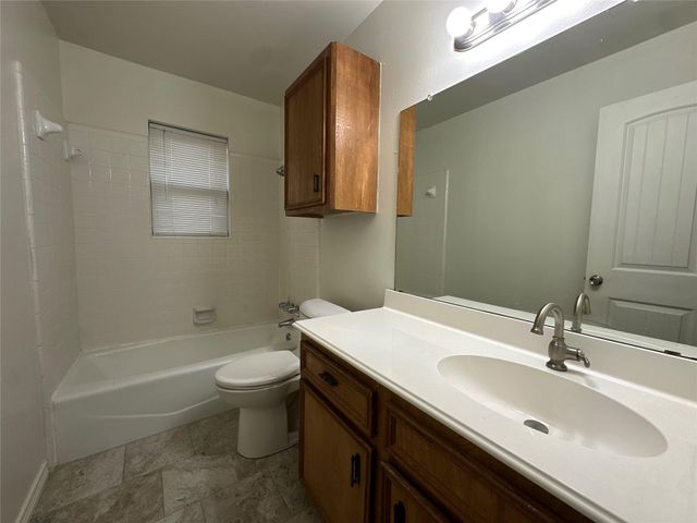 17 Glenview Court, Lufkin, TX 75901