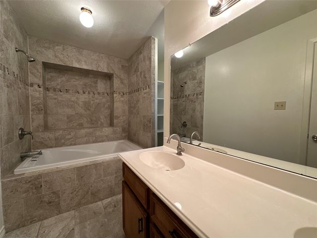 17 Glenview Court, Lufkin, TX 75901