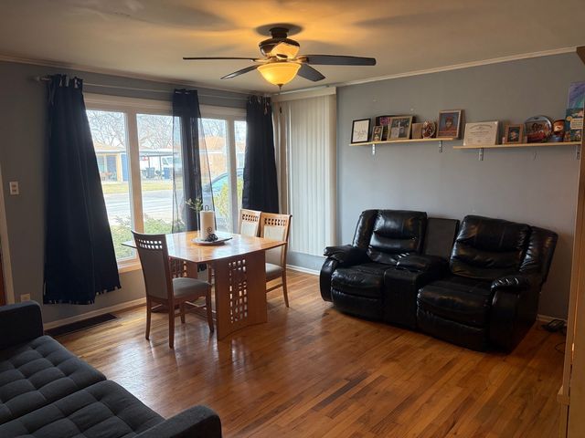 8417 S Scottsdale Avenue, Chicago, IL 60652