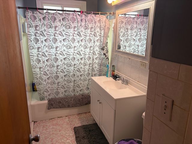 8417 S Scottsdale Avenue, Chicago, IL 60652