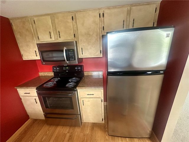 227 S Home Ave 309, Avalon, PA 15202