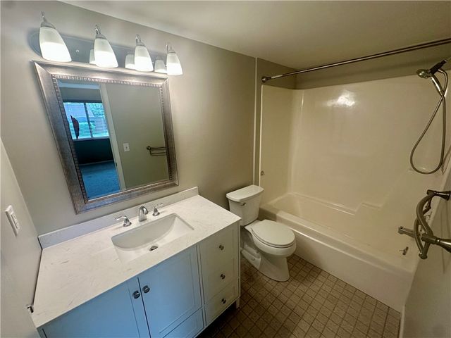 227 S Home Ave 309, Avalon, PA 15202