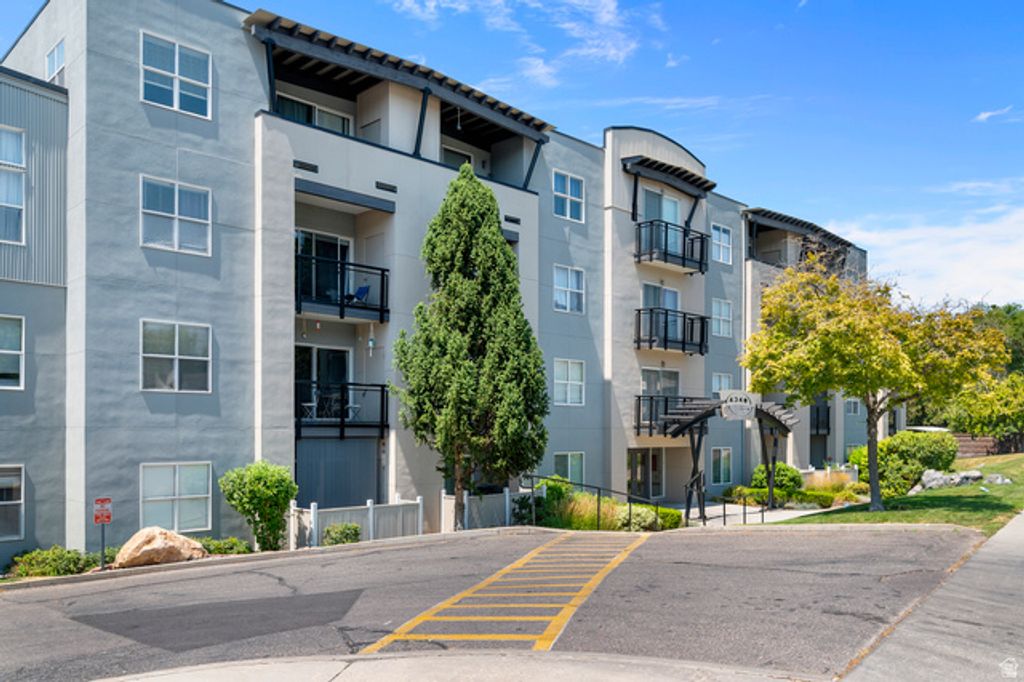 4340 S HIGHLAND DR #315, Holladay, UT 84124 — exterior