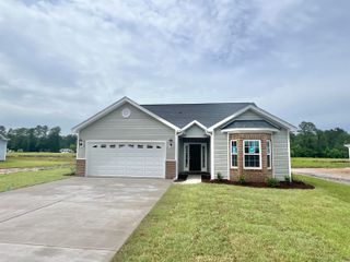 185 Norris Ln, Loris, SC 29569