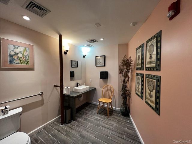 495 Main Street 204, Armonk, NY 10504