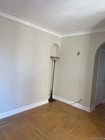 83-44 Lefferts Blvd 6M, Kew Gardens, NY 11415