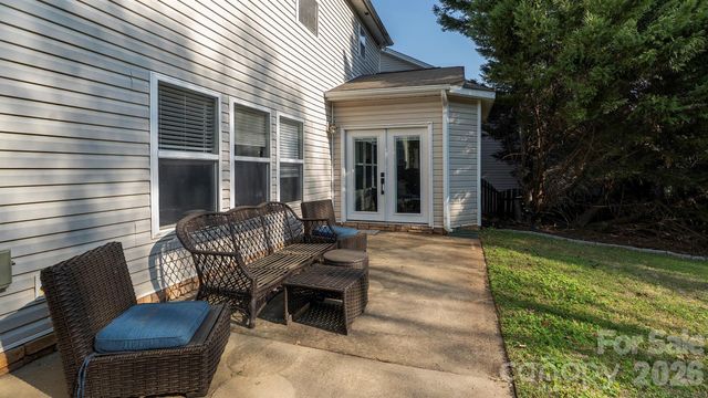 6934 Evanton Loch Road, Charlotte, NC 28278
