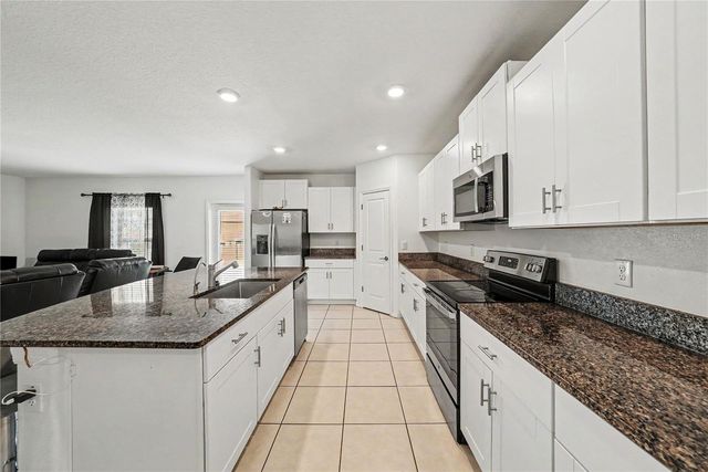 6300 BEVERLY HILLS DRIVE, Zephyrhills, FL 33541