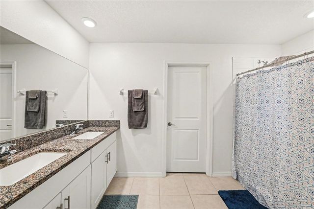 6300 BEVERLY HILLS DRIVE, Zephyrhills, FL 33541