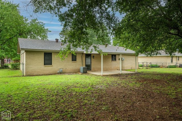 201 Hall Street, Bay, AR 72411
