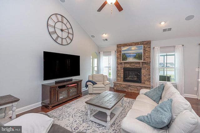 32 WATERSIDE DR, Bridgeville, DE 19933