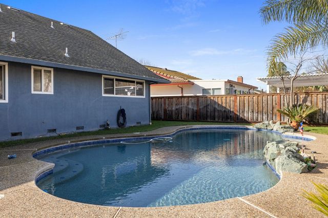 251 Ramona Way, Tracy, CA 95376
