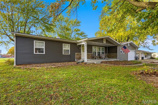831 Locust Street, Montgomery City, MO 63361