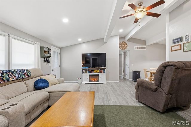 831 Locust Street, Montgomery City, MO 63361