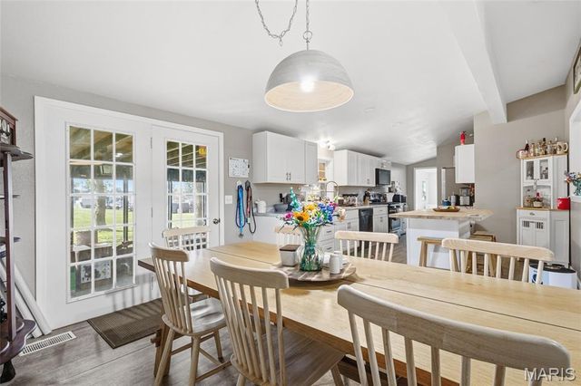 831 Locust Street, Montgomery City, MO 63361