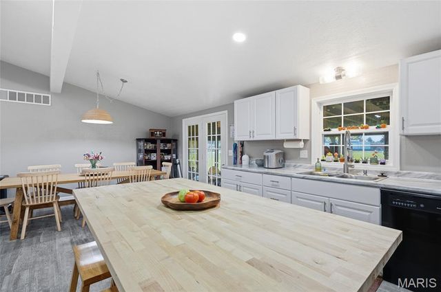 831 Locust Street, Montgomery City, MO 63361