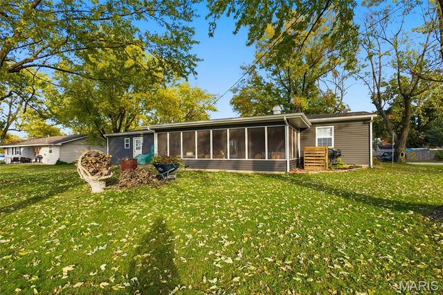 831 Locust Street, Montgomery City, MO 63361