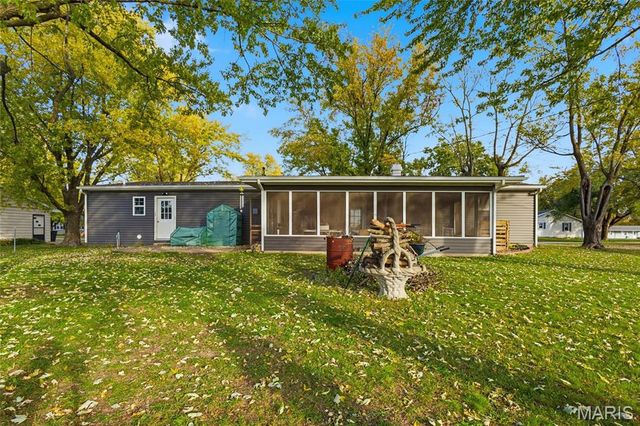 831 Locust Street, Montgomery City, MO 63361