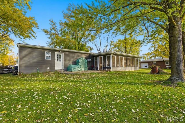 831 Locust Street, Montgomery City, MO 63361