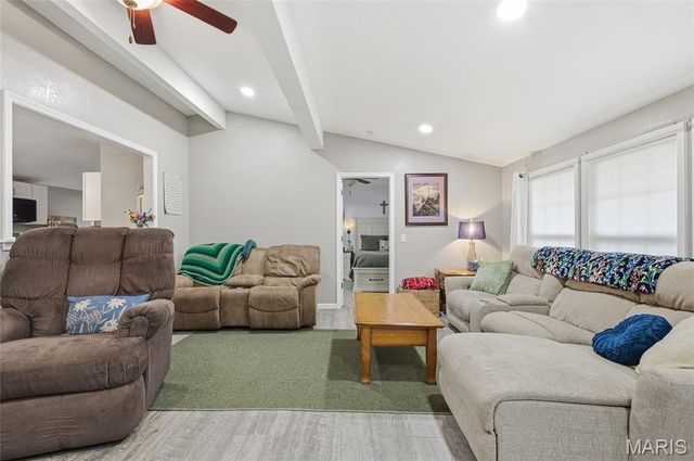 831 Locust Street, Montgomery City, MO 63361