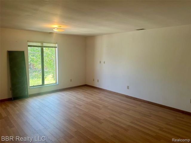 30620 Bayview, Gibraltar, MI 48173